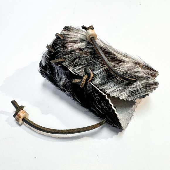 Handmade cowhide coin pouch, beautiful brindled hide, drawstring pouch - Picture 5 of 6